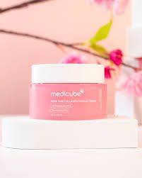 Medicube PDRN Pink Collagen Capsule Cream, containing collagen, niacinamide, and hyaluronic acid, designed to firm, brighten, hydrate, and strengthen the skin barrier for a radiant, "glass-skin" glow