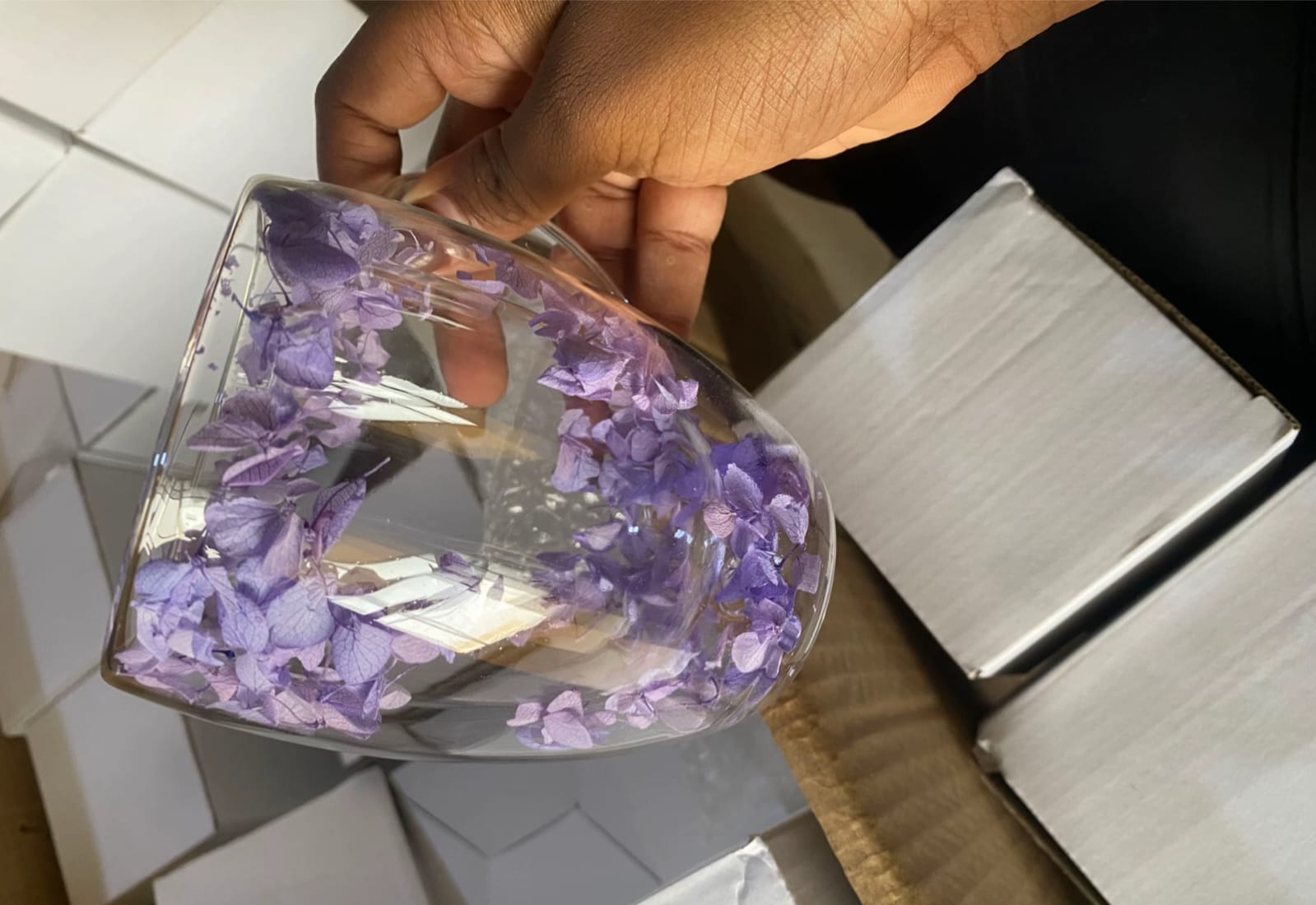 Double Wall Glass Mug with Dried Flower Design – Heat Resistant Transparent Coffee & Tea Cup