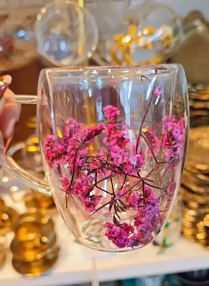 Double Wall Glass Mug with Dried Flower Design – Heat Resistant Transparent Coffee & Tea Cup