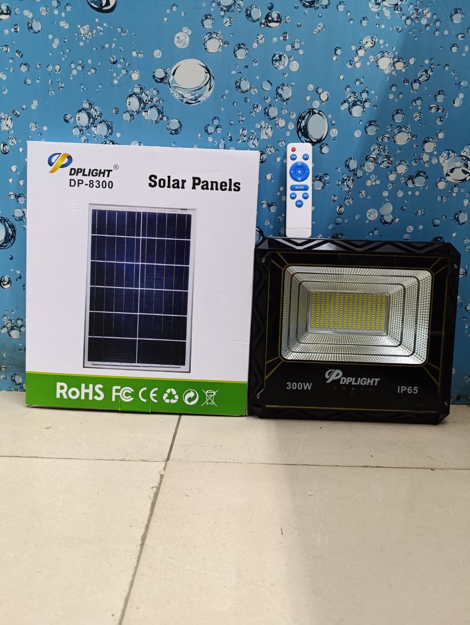 300W Dplight Solar floodlights
Efficiently illuminate your outdoor spaces
Light up your outdoor spaces efficiently