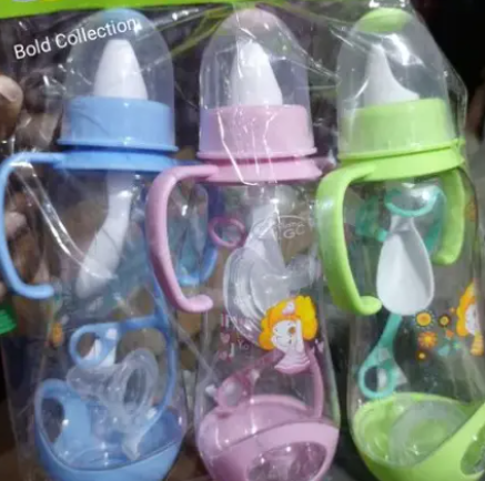 💦3PCS Baby Water/Milk Bottle+3Baby Spoon+3 Nappy Holder💦Easily combine breastfeeding and bottle-feeding. Ideal for a baby shower gift. 0- 24 months. Material: BPA free and medical grade silicone Co