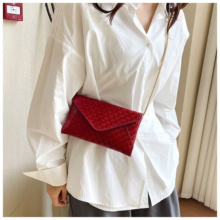 Ladies' handbag 2025 spring new fashion envelope shoulder bag versatile chain crossbody bag trend