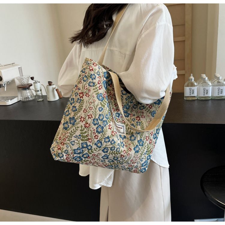 New large-capacity canvas bag, trendy, fashionable and versatile, single-shoulder hand-carry bag for students and girls in class
