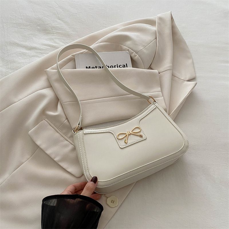High-grade texture all the armpit small bag women's bag 2024 new fashion hand bill shoulder bag foreign baguette bag white one size