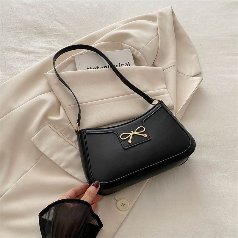 High-grade texture all the armpit small bag women's bag 2024 new fashion hand bill shoulder bag foreign baguette bag white one size