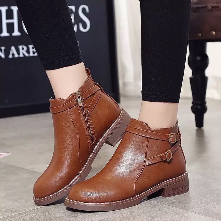 Cross border autumn and winter new Martin boots for women with low heels and belt buckles, short boots for women in large sizes, wholesale of foreign trade women's boots brown 35