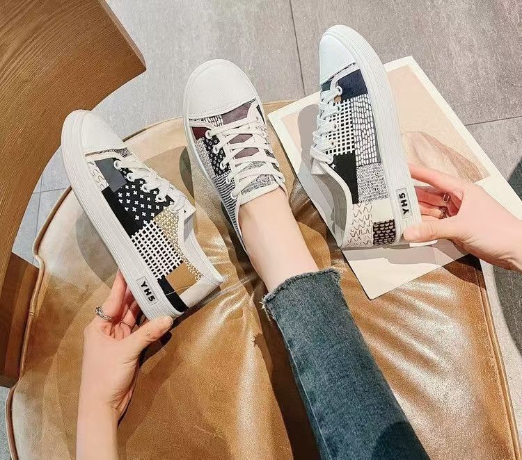2025 New Women's Canvas Shoes, Fashion Patchwork Low-Top Flat Sneakers, All-Match Ins Style Casual Board Shoes for Spring & Autumn, Niche Cookie Shoes with Unique Pattern