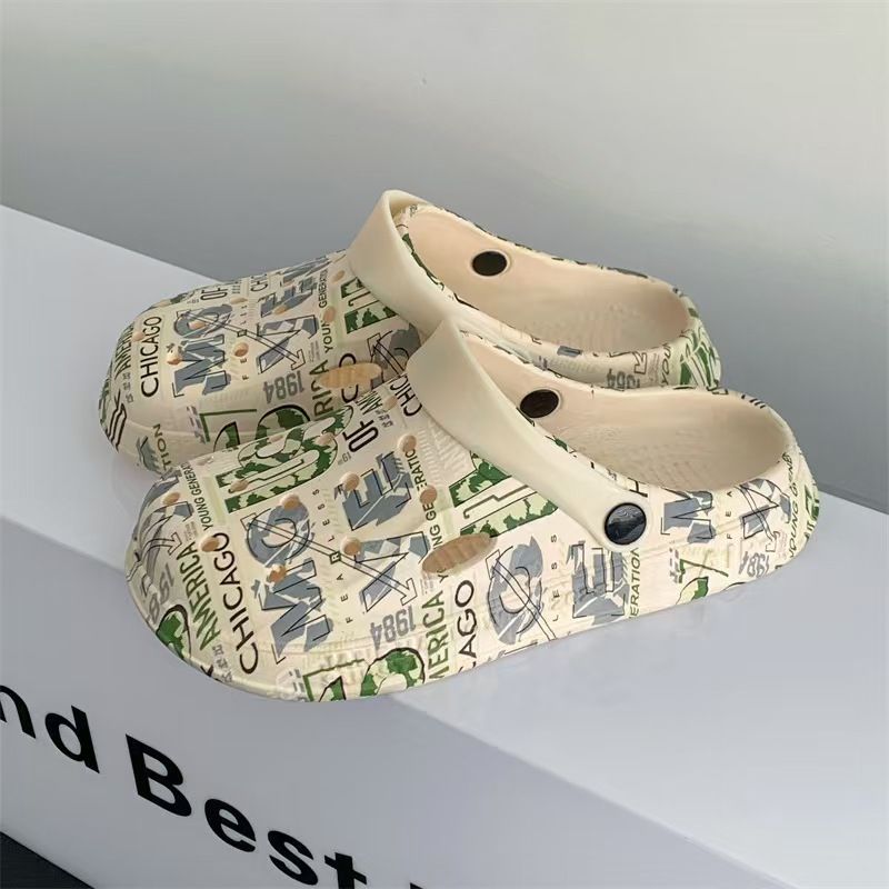 2025 Men's Non-Slip Cloud-Feel Clogs Indoor & Outdoor Dual-Use Waterproof Slippers Sports Casual Closed-Toe Sandals Unisex Couple Shoes with Breathable Perforations