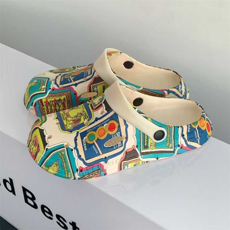 2025 Men's Non-Slip Cloud-Feel Clogs Indoor & Outdoor Dual-Use Waterproof Slippers Sports Casual Closed-Toe Sandals Unisex Couple Shoes with Breathable Perforations