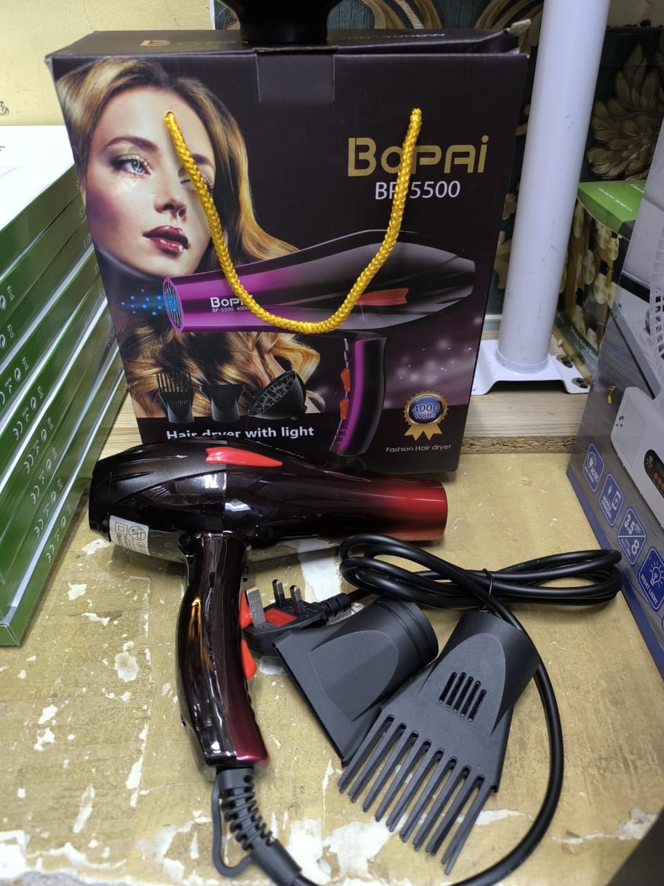 🍆EXPERIENCE QUALITY SALON HAIR RESULTS 🍆Bopai 4000W Powerful Home And Salon Blow Dry Hair Dryer With Accessories.4000-watt hair dryer with strong wind, high temperatures, and low noise
50Hz frequenc