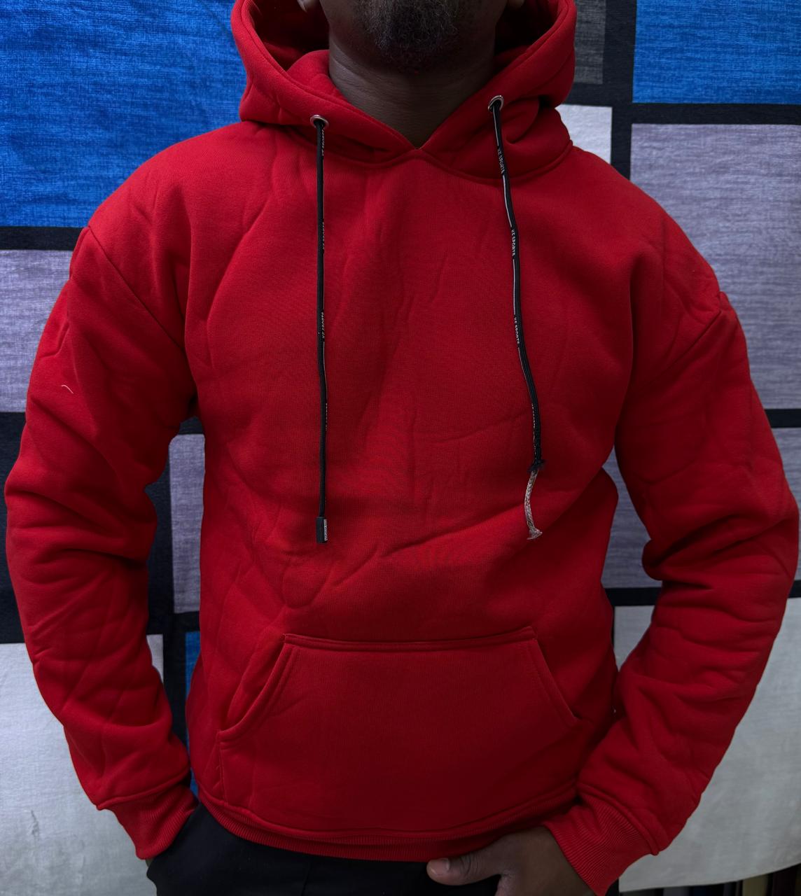 🧥 Unisex Plain Hoodie – Stylish, Warm & Comfortable ....Simple & Classic Design, No logos, just a clean plain look that matches any outfit. Soft & Warm Fabric..... Sizes L, XL, 2XL