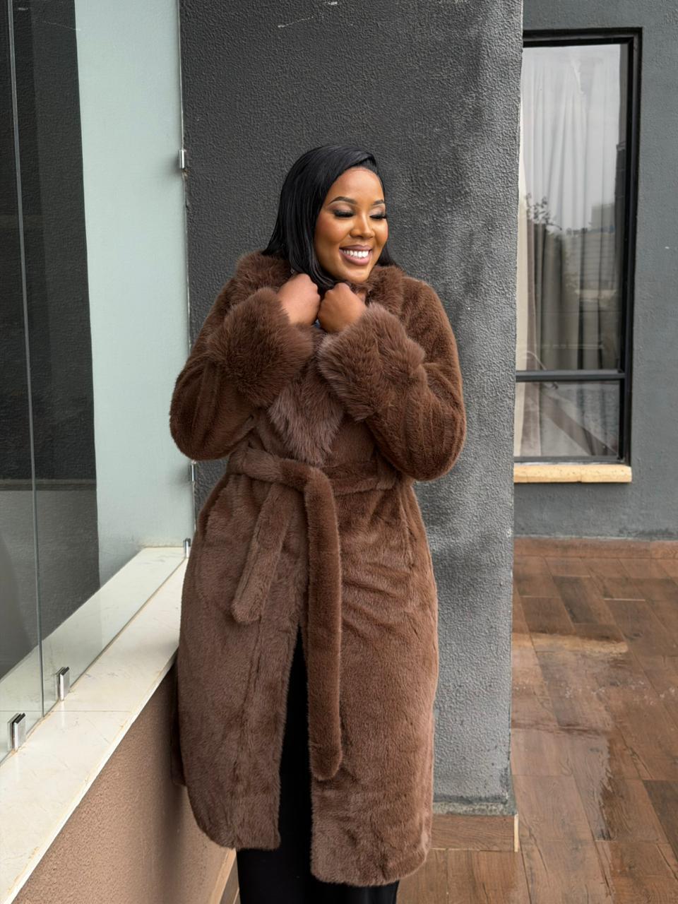 Women Luxe Faux Fur Trench Coat Premium Warm Winter Coat Elegant Long Fur Jacket Stylish Ladies Overcoat Sizes M-3XL Soft Classy Fashion Outerwear