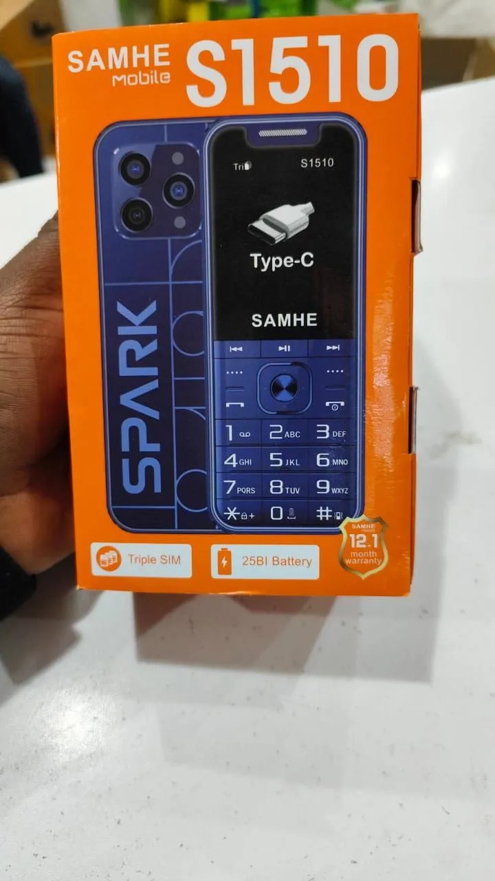 SAMHE S1510 TYPE C ,Triple SIM Feature Phone 1.77`` SCREEN DISPLAY with Torch Light, 2500mAh Battery, Wireless FM, Palmchat, Opera mini, Camera & BT USB Ports Kabambe, Katululu FEATURED PHONES