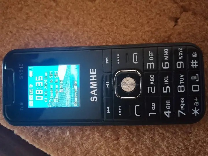 SAMHE S1510 TYPE C ,Triple SIM Feature Phone 1.77`` SCREEN DISPLAY with Torch Light, 2500mAh Battery, Wireless FM, Palmchat, Opera mini, Camera & BT USB Ports Kabambe, Katululu FEATURED PHONES