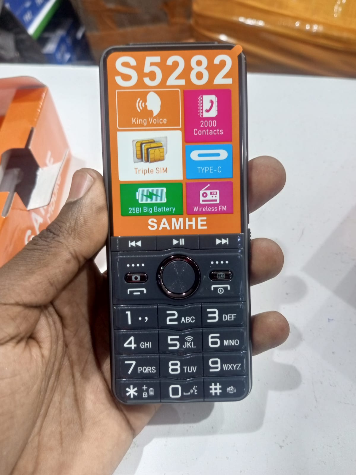 [NEW ARRIVAL!!!] SAMHE S5282 1.77 INCH FEATURE PHONE WITH TRIPLE SIM, BIG BATTERY, KING VOICE & WIRELESS FM RADIO, LARGE KEYPAD MOBILE PHONE WITH TYPE-C CHARGING!!! AND 2000 CONTACTS CAPACITY