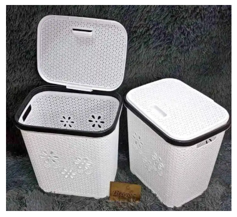 Plastic Laundry Basket with Lid, Breathable Clothes Storage Hamper, Large Capacity Organizer, Durable Ventilated Design, Lightweight Portable Basket for Bedroom, Bathroom, Hostel, Home Laundry