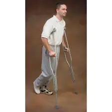 Adjustable Aluminum Underarm Auxiliary Crutches, Lightweight Height-Adjustable Walking Support with Non-Slip Rubber Tips & Comfortable Pads for Injury Recovery & Mobility Aid
