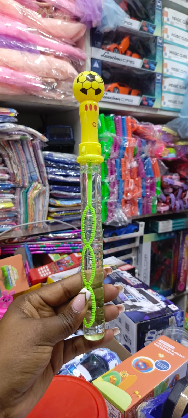 1 pieces of Children Bubble gun/ bubble toys for kids toy guns different cartoon Bubble blower toys for kids with soap water different designs