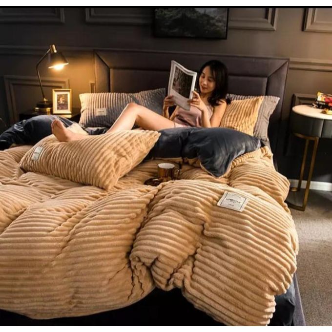 Quality Plush Velvet Duvet Set 6x7 – 4PCS Extra Warm Bedding With Elegant Finish-1 Pc Duvet,1 Pc Bedsheet and 2 Pcs Pillow Cases