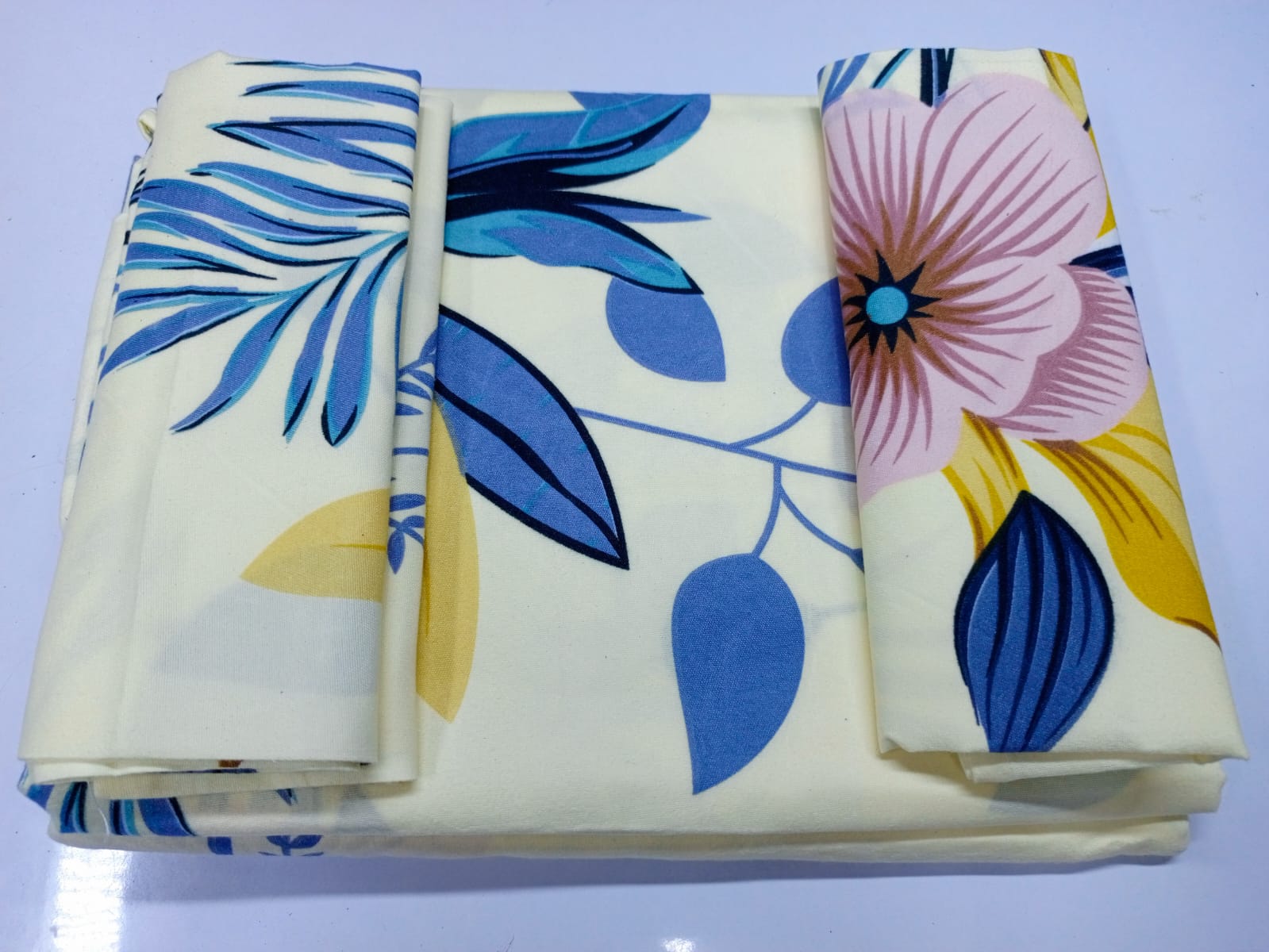 Quality King Size Cotton BedSheet Set, 2 Flat Bedsheets & 2 Pillow Cases