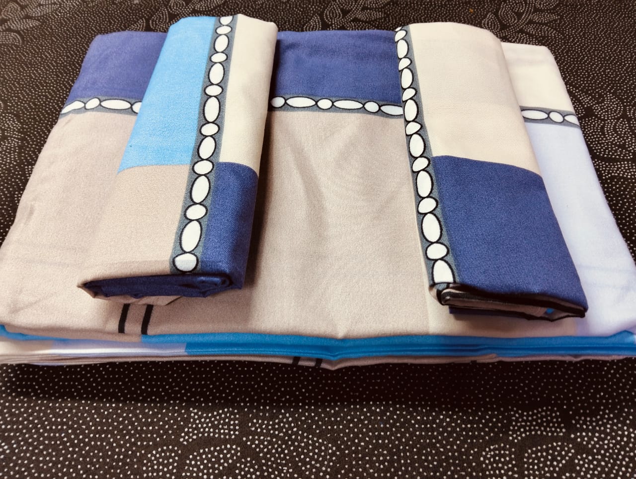 Quality Cotton Bed Sheet Set, 2 Flat Bedsheets & 2 Pillow Cases-5x6