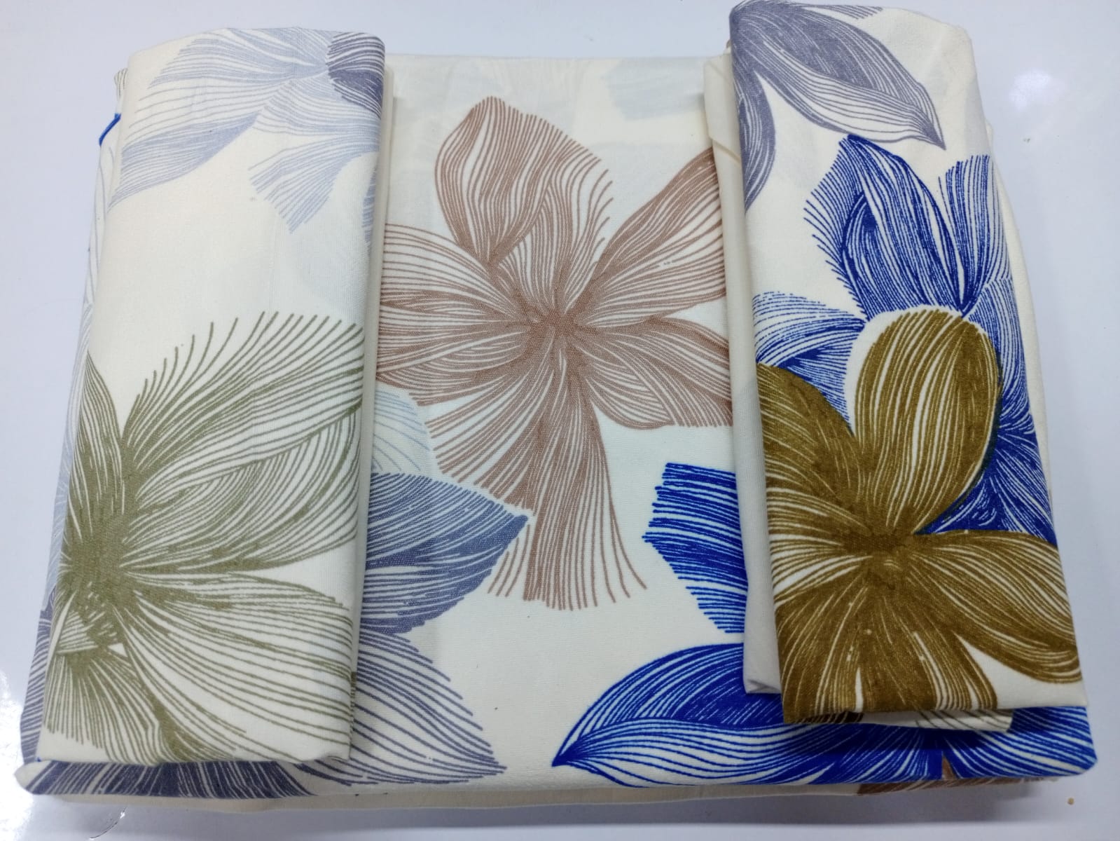 Quality Cotton Bed Sheet Set, 2 Flat Bedsheets & 2 Pillow Cases-5x6