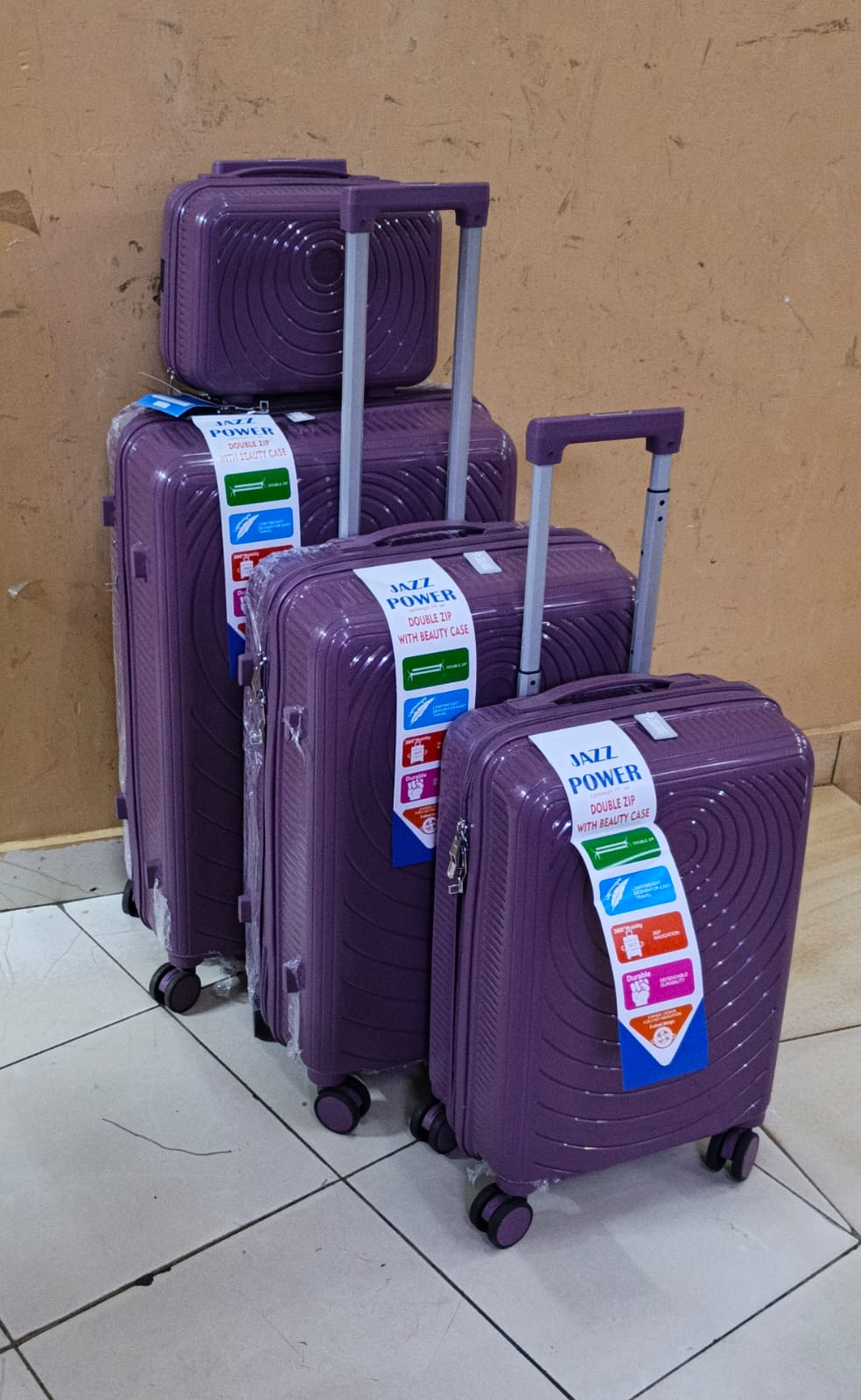 ✈️ Travel with Class 🧳4-in-1 Luxurious Unbreakable Suitcase Set 🧳✨ Hard Shell Travel Luggage with 360° Spinner Wheels 🔄 Telescopic Handle | Secure Zipper Closure 🔒 Durable Trolley Travel Bags Set