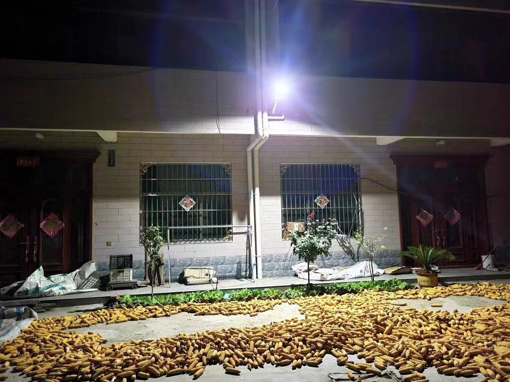 MODI LED Solar Street Light with Motion Sensor, Remote Control, IP65 Waterproof Outdoor Lamp + Steel Pole for Garage, Patio, Driveway, Yard, Garden, Parking Lot