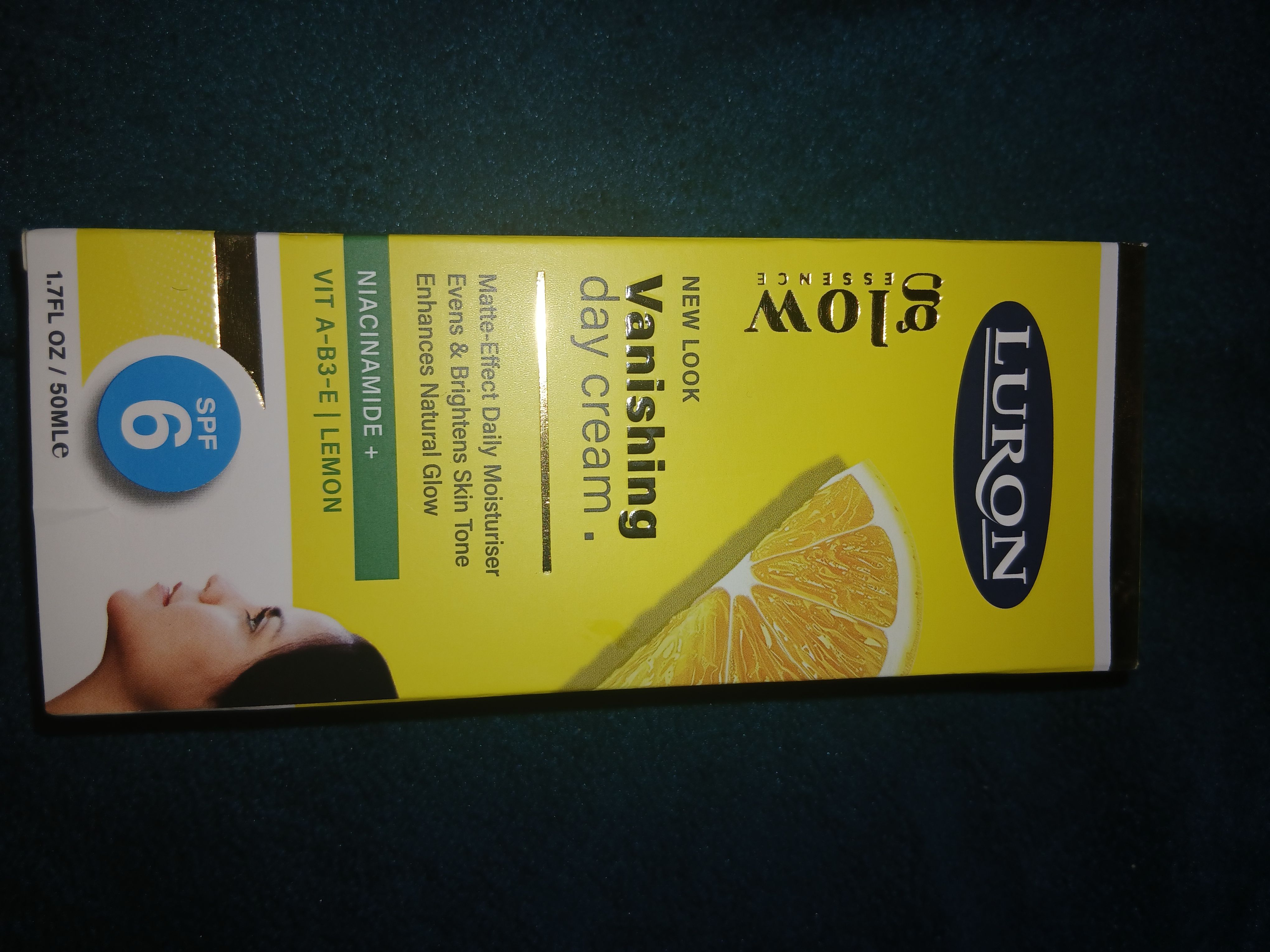 Luron Essence Glow Vanishing Day Cream.