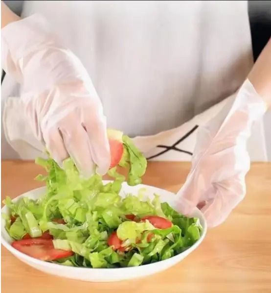 TPE Plastic Gloves a pack of 100pcs Disposable Loose-Fitting Latex Free For Food Prep Hair Dying Kitchen Cooking Translucent