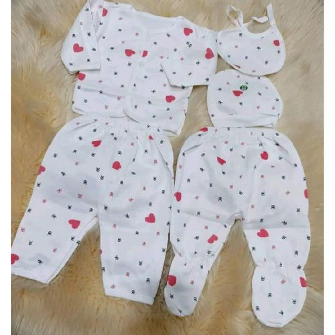 High quality fashion cotton 5pcs Newborn Baby Receiving set.  Soft, warm & durable. suitable for both, as , baby boys newborn outfit & baby girls newborn outfits. Baby gift set. White with prints