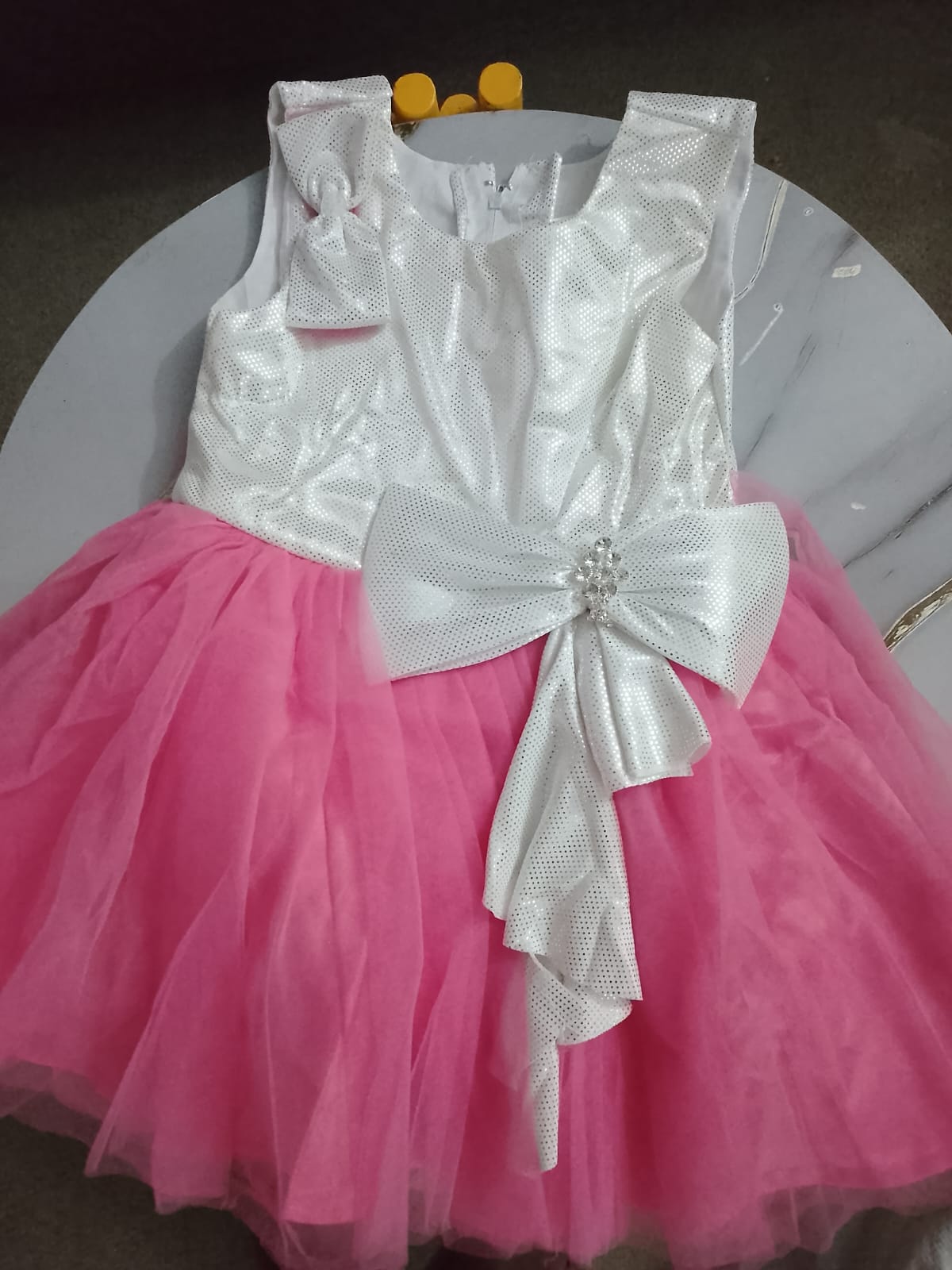 baby girls dresses. sleeveless princess dresses. Quality Girls dresses. Latest fashionable girls dresses. Baby girls dresses. Kids dresses. Latest girls dresses. Affordable kids dresses.