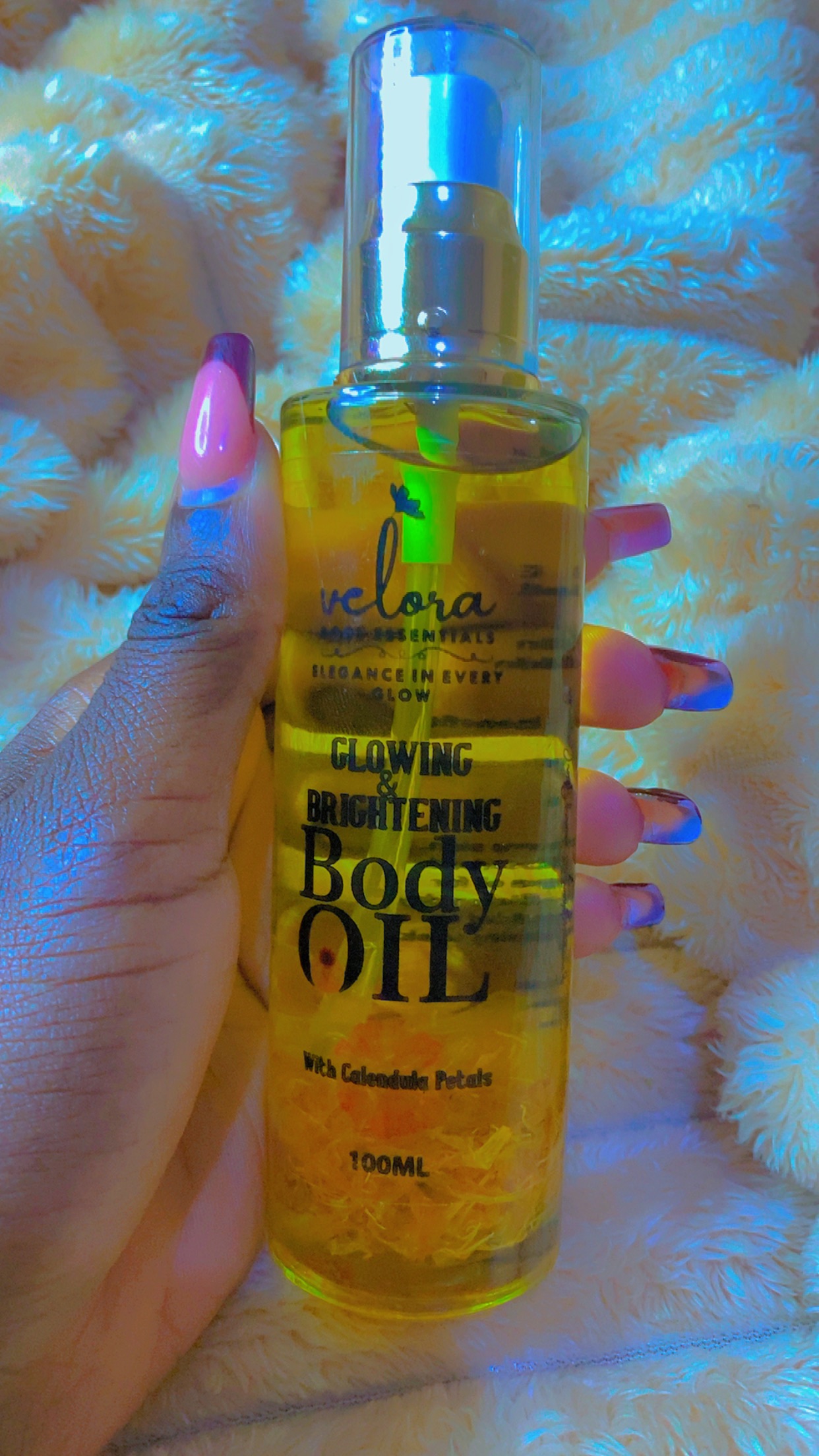 Velora Glowing & Brightening Body Oil with Calendula Petals 100ml – Moisturizing Radiant Skin Oil for Dry Skin, Dark Spots, Even Tone, Natural Glow Body Care for Women & Men