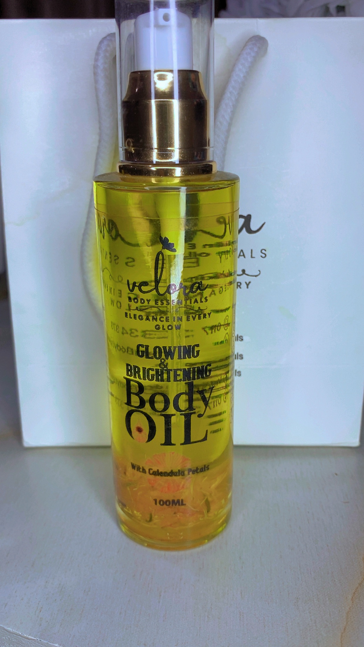 Velora Glowing & Brightening Body Oil with Calendula Petals 100ml – Moisturizing Radiant Skin Oil for Dry Skin, Dark Spots, Even Tone, Natural Glow Body Care for Women & Men