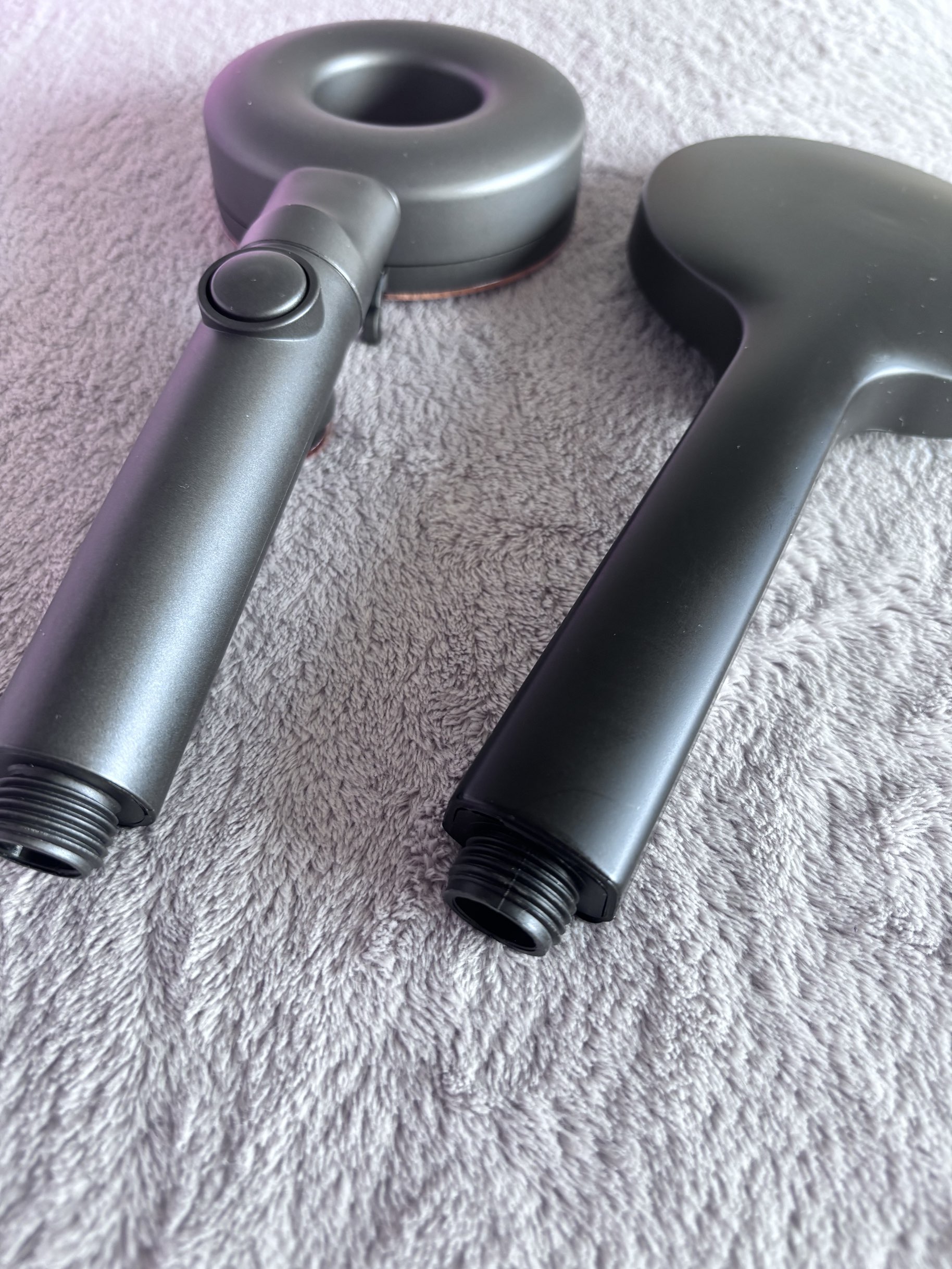 Premium 3-Mode Shower Head | Gold-Rimmed Luxury Design | Skin-Softening Filter for Kenyan & Ugandan Water。Top-Grade Material | One-Click Stop | Black & White Options | Better Quality, Worth the Price!