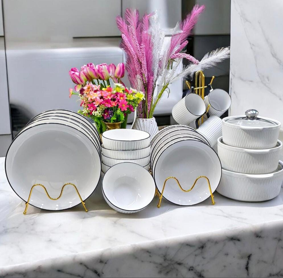 30 Pieces Japanese Dinner sets 
▪️6pcs dinner plates
▪️6pcs Side plates 
▪️6pcs bowls 
▪️6pcs mugs
▪️3pcs serving bowls