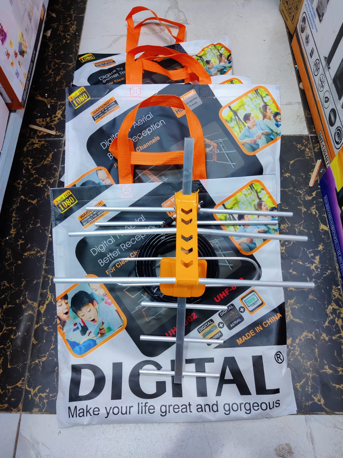 Digital (GO TV) Aerials*. Digital receiver antenna This antenna is UHF AND VHF signal receive that help your decoder or your digital TV just connect the ant