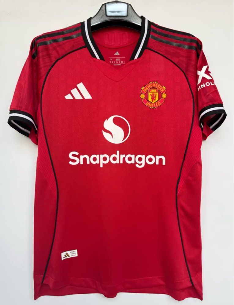 Man Utd 2025/2026 Red Home Kit – Lightweight, Sweat-Wicking Soccer Jersey for Supporters & Players