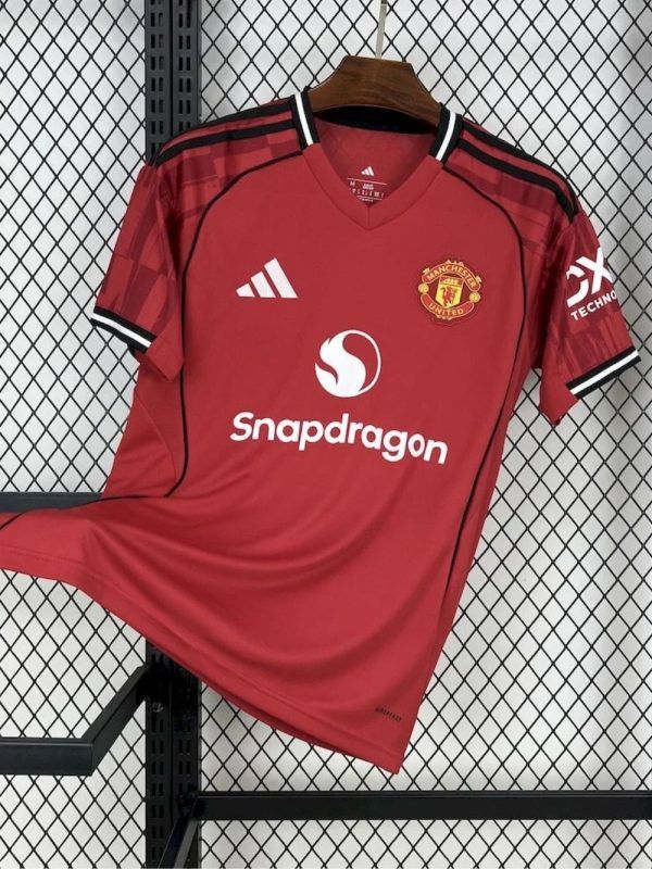 Man Utd 2025/2026 Red Home Kit – Lightweight, Sweat-Wicking Soccer Jersey for Supporters & Players