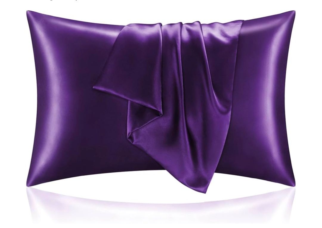Satin Pillowcase with Zipper 2 Pack, White Pillow Cases Standard Size, Super Soft and Cooling Similar to Silk Pillow Cases, Gift for Women Men(20x26 Inches)