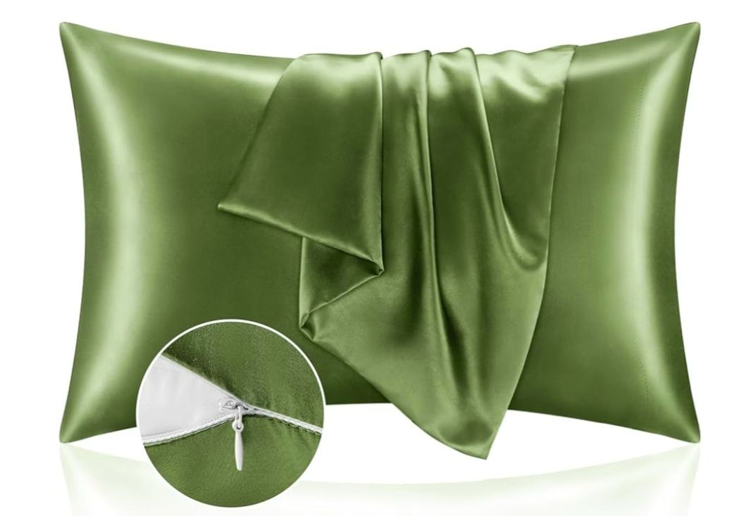 Satin Pillowcase with Zipper 2 Pack, White Pillow Cases Standard Size, Super Soft and Cooling Similar to Silk Pillow Cases, Gift for Women Men(20x26 Inches)