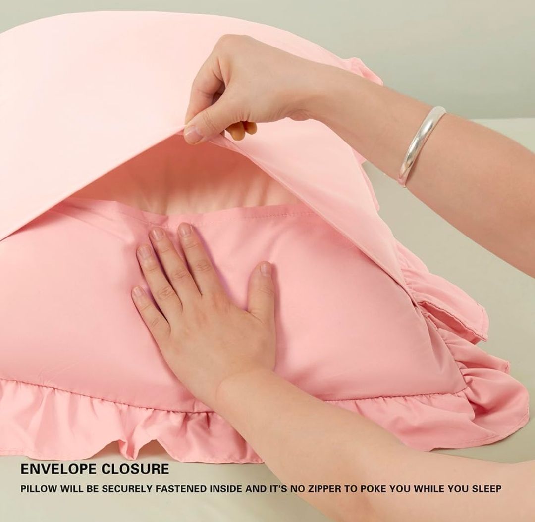 Ruffled Pillow Cases Set of 2,Standard Pillow Shams Brushed Microfiber Edge Ruffled Soft Pillow Cover with Envelope Closure for Bedding Decor (20"x26")