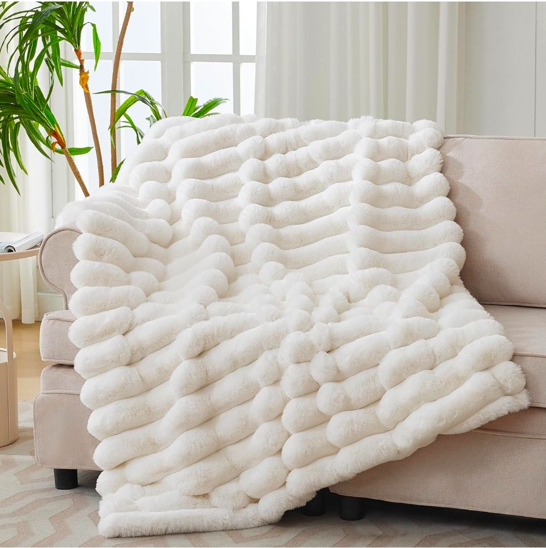 Faux Fur Throw Blanket for Couch, 850GSM Cozy Soft Plush Thick Striped Luxury Blanket for Sofa Living Room Bedroom,50 * 60 Inches