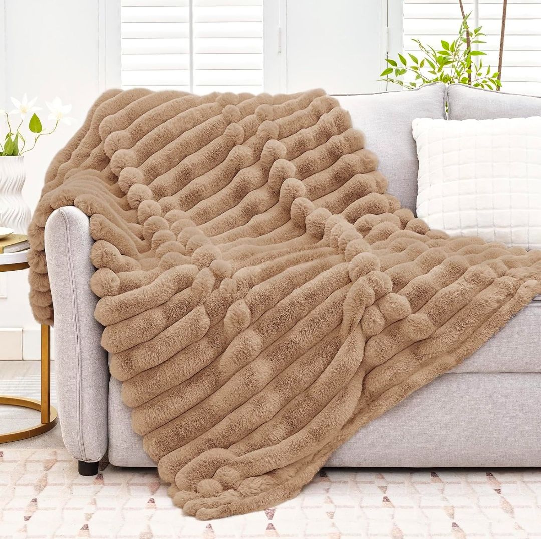 Faux Fur Throw Blanket for Couch, 850GSM Cozy Soft Plush Thick Striped Luxury Blanket for Sofa Living Room Bedroom,50 * 60 Inches