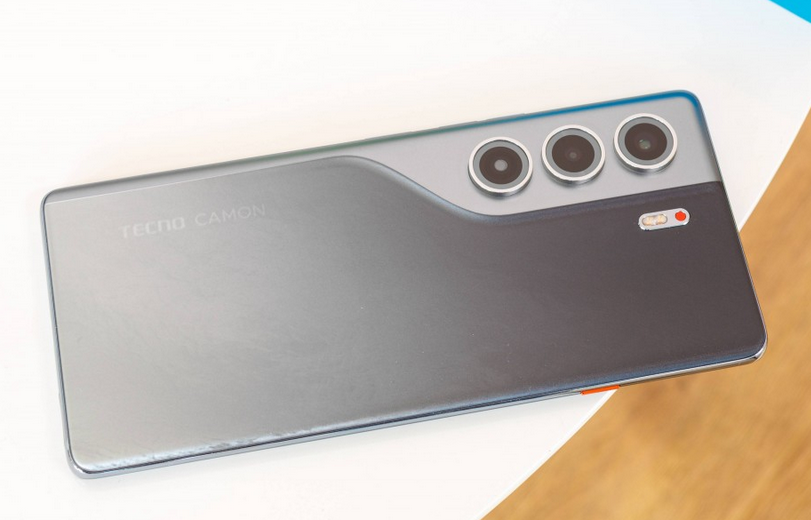 [New Arrival] Tecno Camon 40 Pro 256+8GB 6.67" Amoled with 144Hz 50MP Camera 5200mAh Battery 45W Fast Charging Dual SIM IP69 Rated Gorilla Glass Fingerprint Unlock AI Smartphone