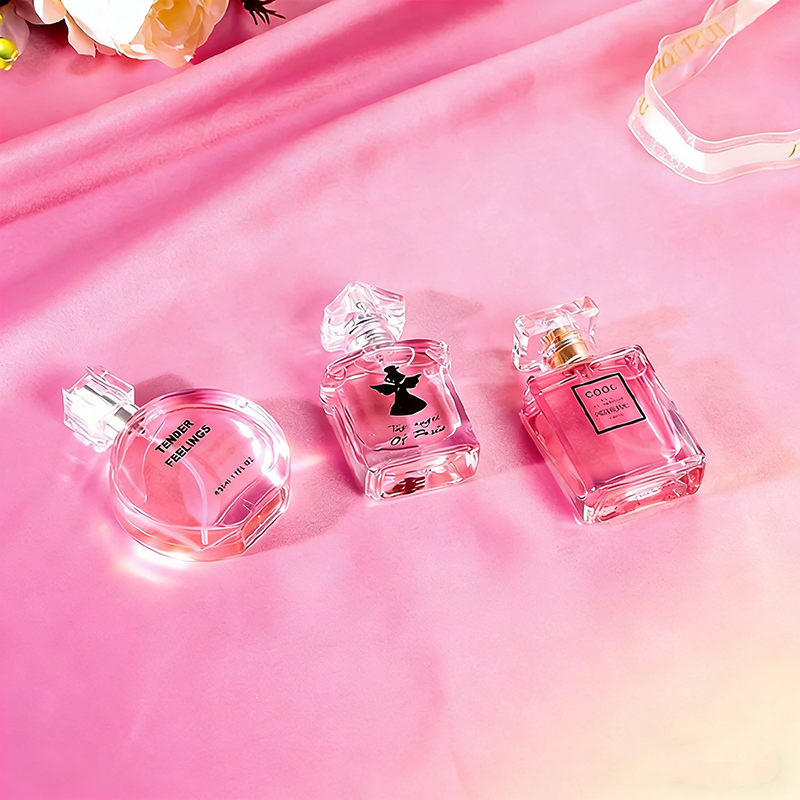 3PCS Ladies Perfume Set Eau De Parfum Gift Box Women Perfumes Deodorants Set Long Lasting Floral Fragrances Exuding an Elegant and Charming Atmosphere Suitable for Daily Dating and Business Use