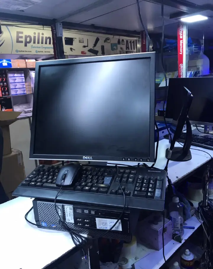 Dell Complete Computer Set + Free Mouse Pad Desktop Core i5 4GB RAM 500GB HDD 19-Inch Monitor Refurbished Full Set PC with Wired Keyboard Mouse Windows 11 & Microsoft Office Installed