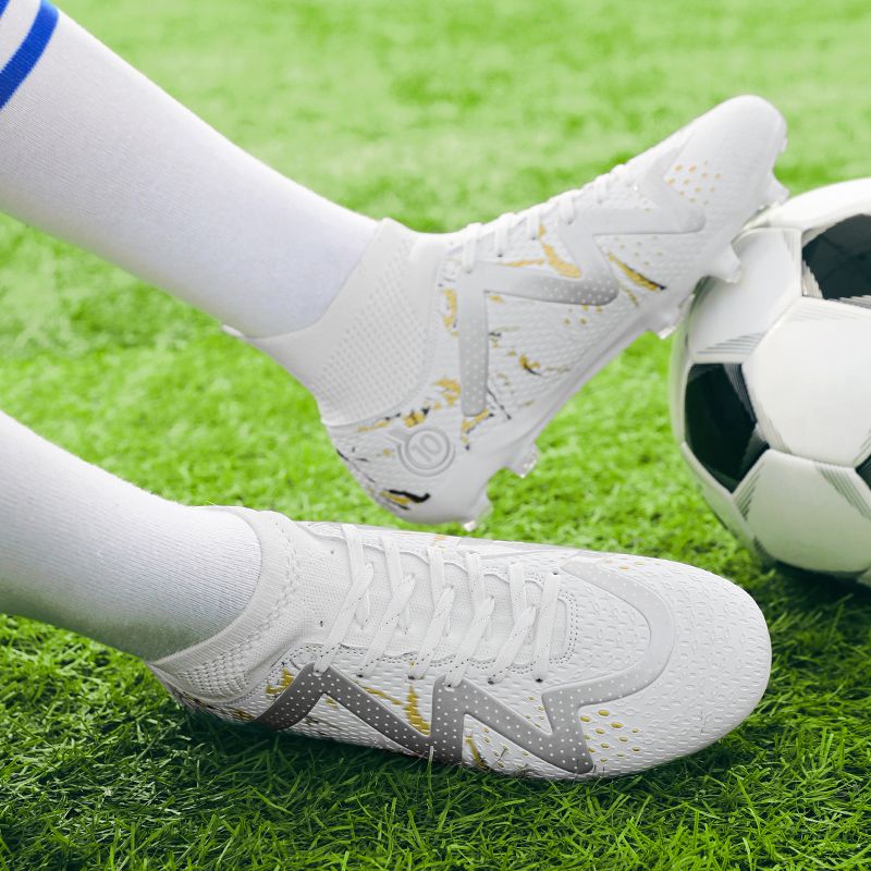 Lightweight speed-type football shoes, high-elastic shock-absorbing midsole, specially designed for precise ball control and shooting