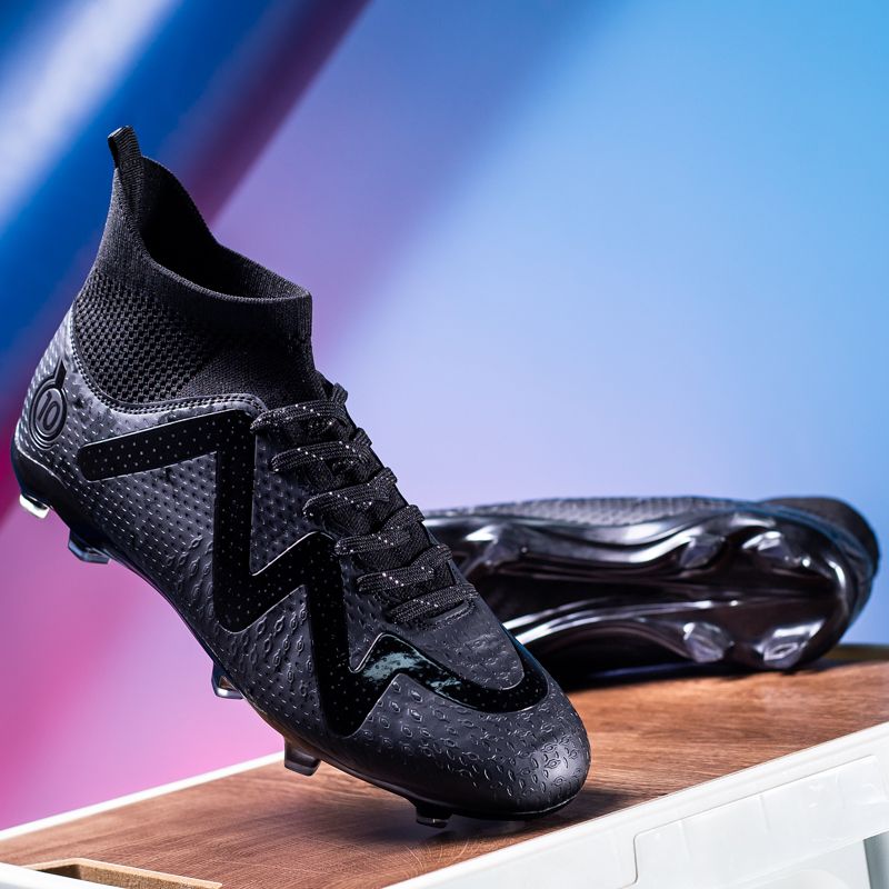 Lightweight speed-type football shoes, high-elastic shock-absorbing midsole, specially designed for precise ball control and shooting