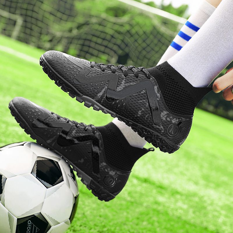 Cost-effective adult football shoes. Wear-resistant material + all-field outsole. Suitable for both training and matches. A cost-effective choice.Men's shoes, work safety shoes, training shoes,